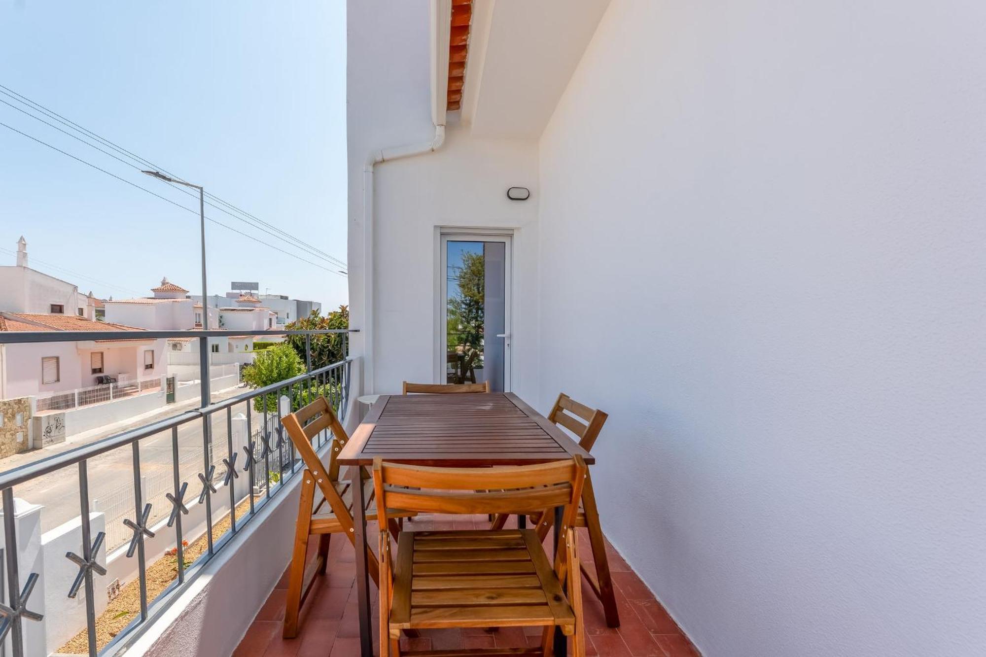 Appartement Vivenda Neves In By Lovelystay *