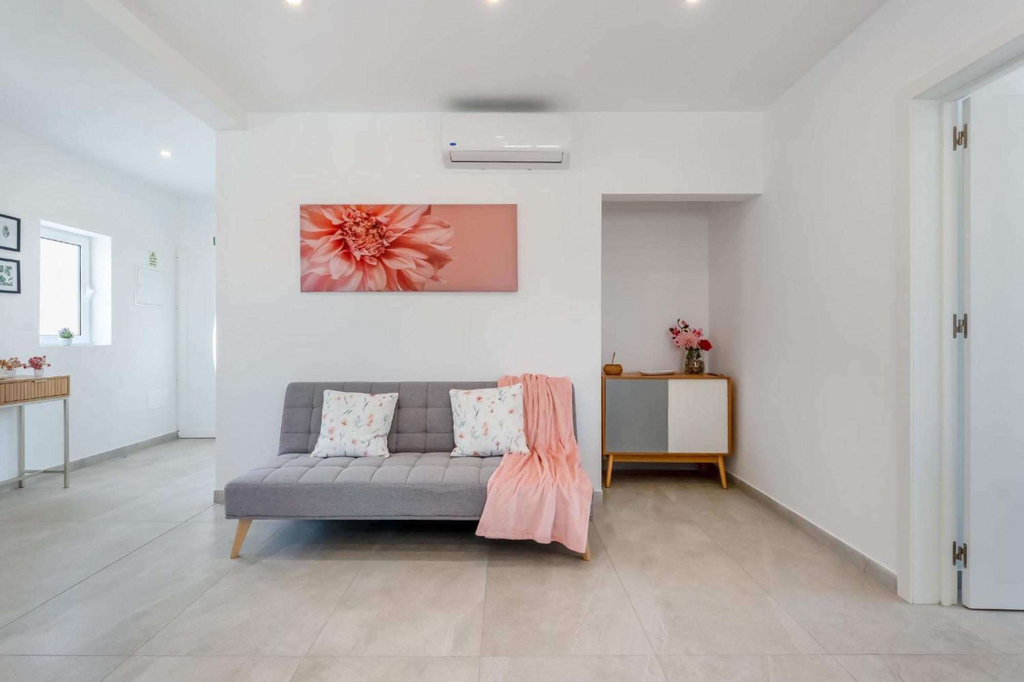 Appartement Vivenda Neves In By Lovelystay *