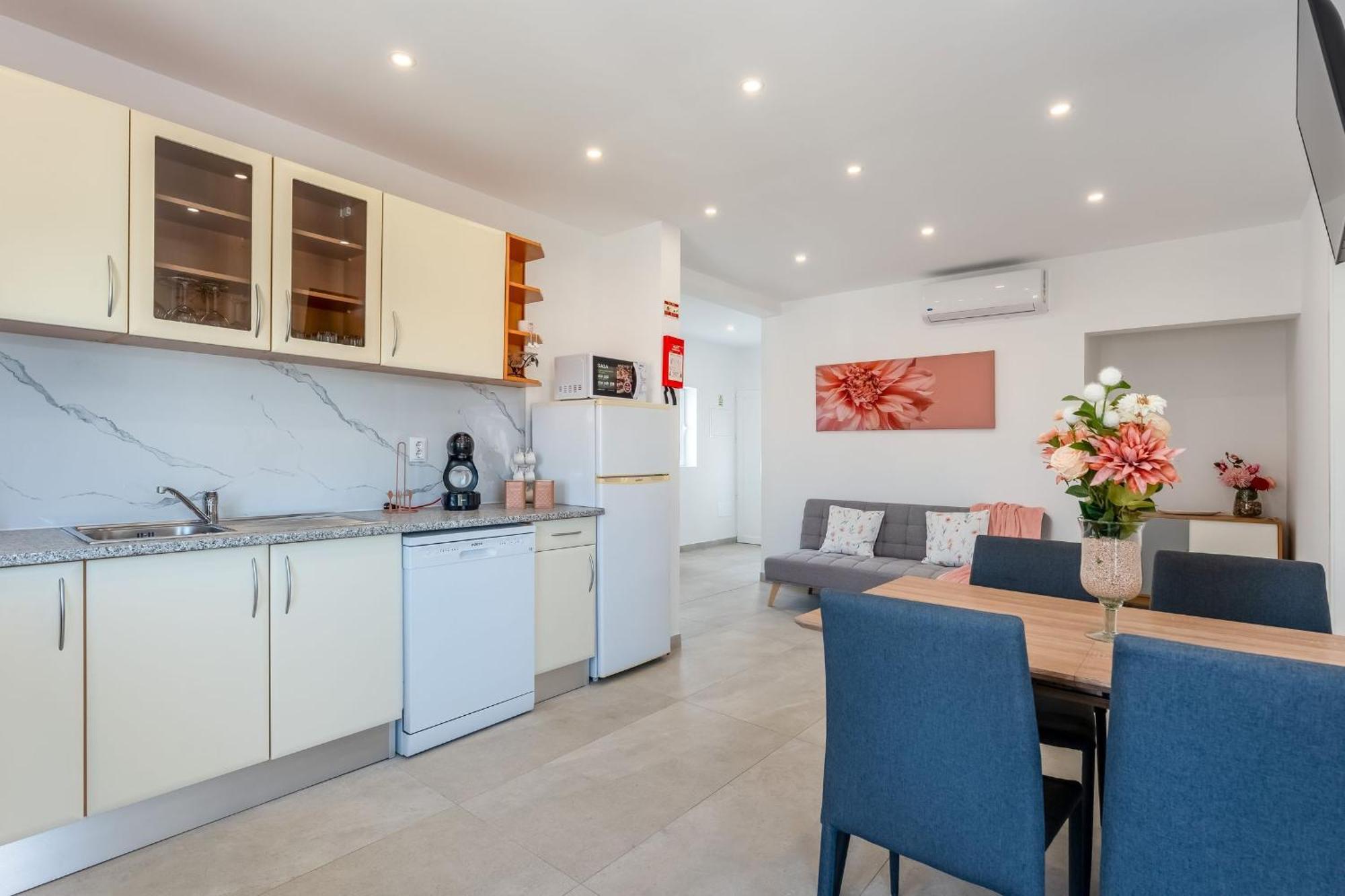 Appartement Vivenda Neves In By Lovelystay Albufeira