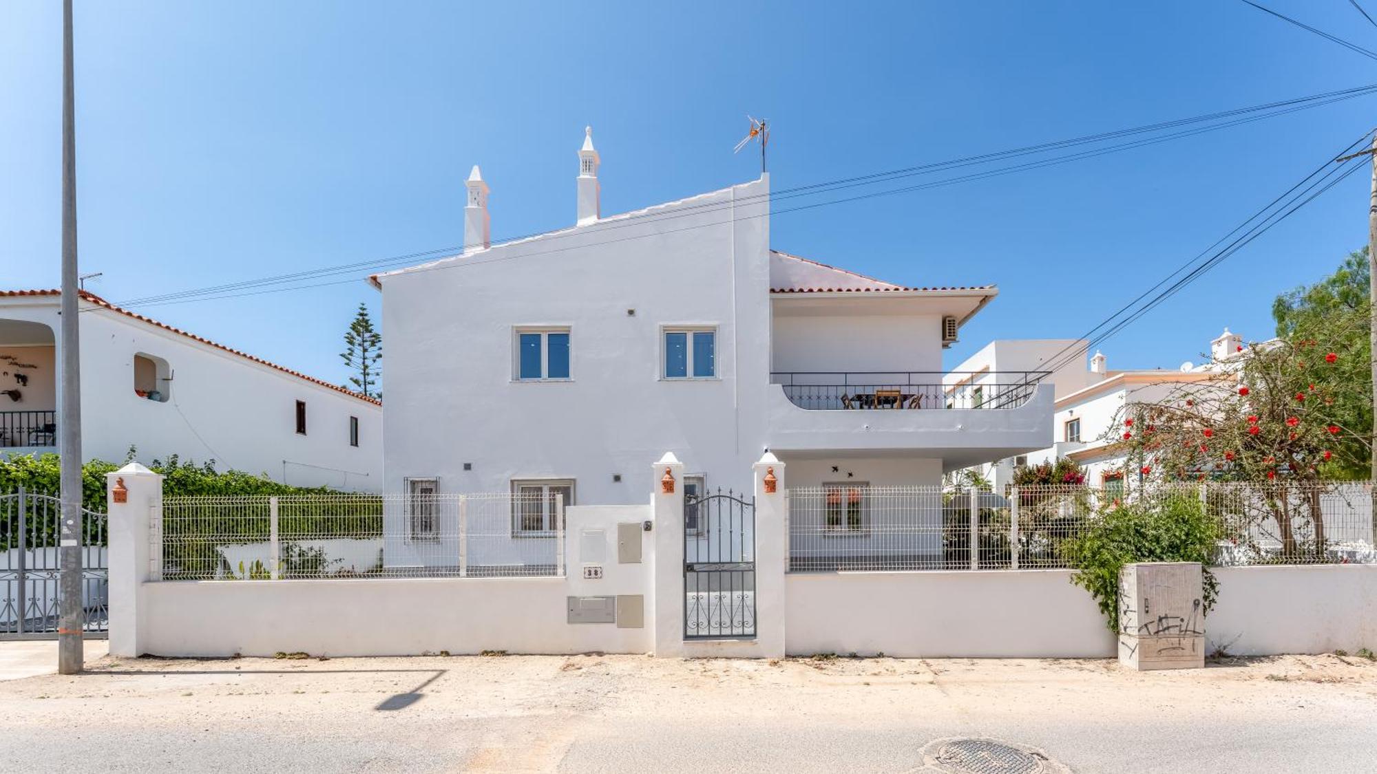 Appartement Vivenda Neves In By Lovelystay Albufeira